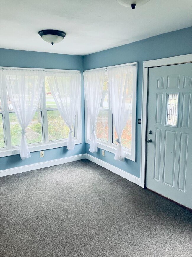 Foto del edificio - 327 Elm Ave