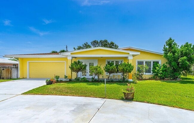Beachside Living on Riverside Drive | 3 Bed, 2.5 Bath | Solar-Powered Savings - Beachside Living on Riverside Drive | 3 Bed, 2.5 Bath | Solar-Powered Savings House