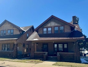 Building Photo - 723 Joliet St