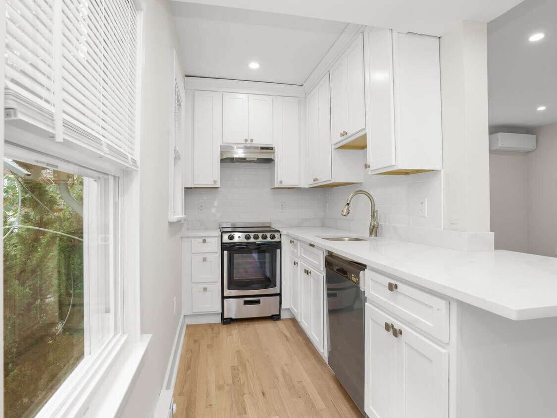 Foto principal - 21 Holcomb Ave