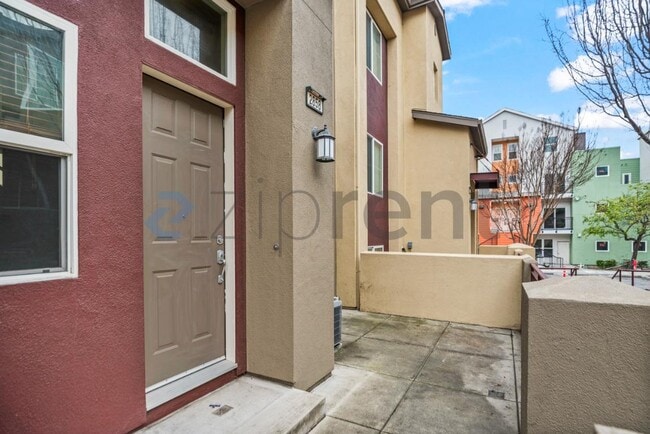 Building Photo - 2858 10th St