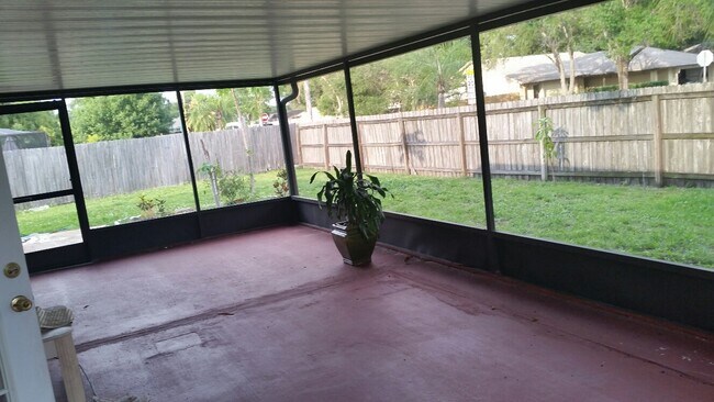 Building Photo - 6803 Tropical Shore Way