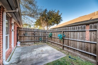 Building Photo - 26115 Cypresswood Dr