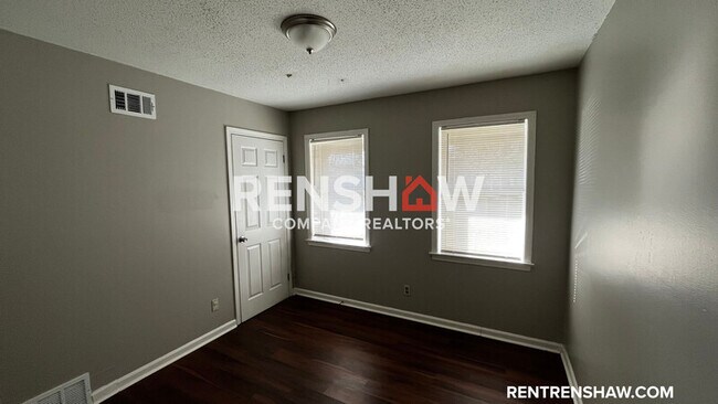 Foto del edificio - 2560 Thackery Dr