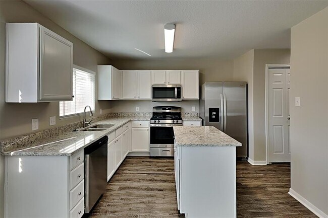 Foto del edificio - 16838 Blackberry Lily Ln