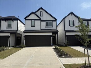 Building Photo - 2911 Crown Gate Dr