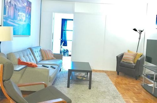 Foto del edificio - 322 E 54th St