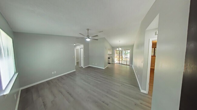 Building Photo - Beautiful 3-bedroom, 2-bath in the peaceful Ocala Park Estates Community