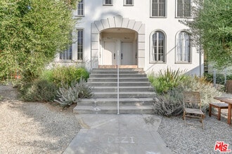 Building Photo - 854 Hyperion Ave Building Photo - 854 Hyperion Ave