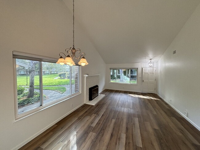 Foto del edificio - "Beautiful and Serene 2-Bedroom Townhouse ...