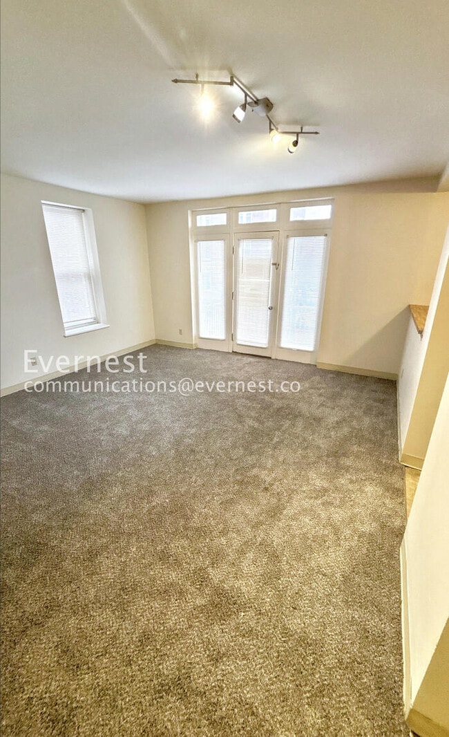 Foto del edificio - 5316 Pershing Ave