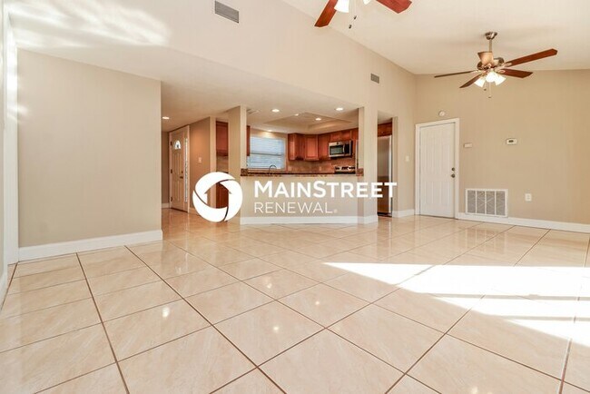 Building Photo - 3 Bedroom Pet-Friendly Home in Port Richey...