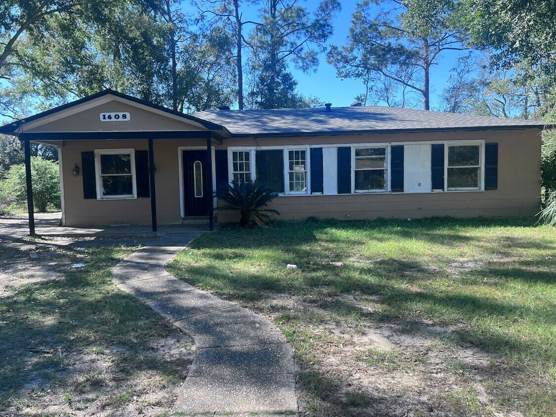 Foto principal - 1608 Hartwell Dr