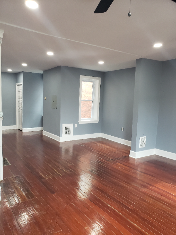 Building Photo - 327 W School House Ln