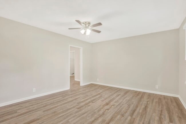 Building Photo - 567 San Pablo Dr