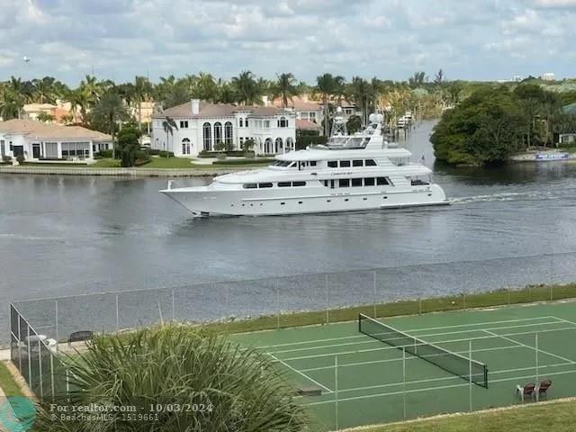 Foto del edificio - 364 Golfview Rd