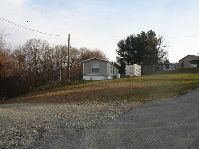 Building Photo - 28 Roberts Rd