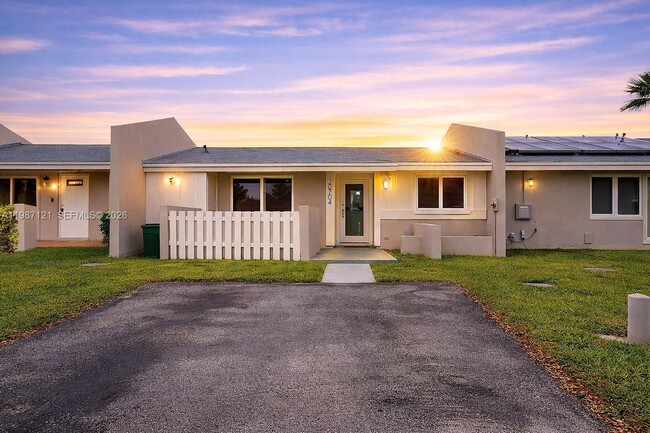Foto del edificio - 20704 SW 103rd Pl