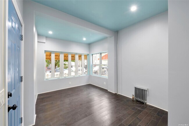 Building Photo - 49 E 52nd St