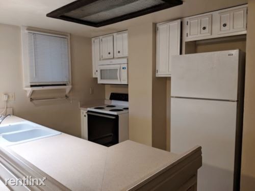 Foto del edificio - 3 br, 2 bath Apartment - 9547 W Alameda Ave