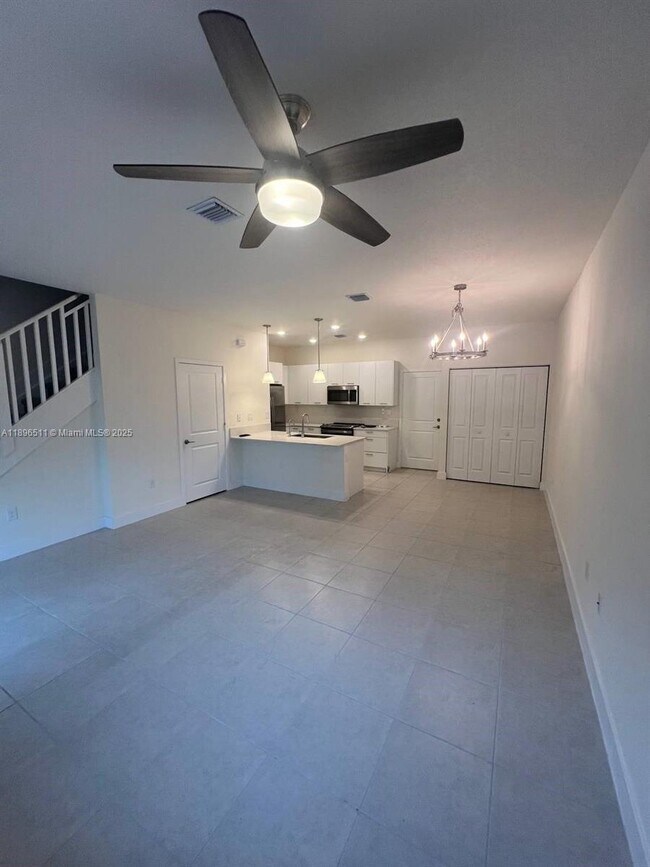Foto del edificio - 8381 NW 43rd St