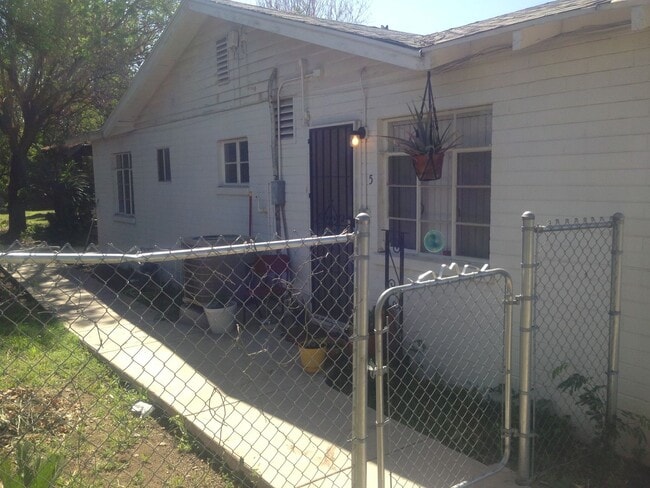 Building Photo - 1409 S Mill Ave