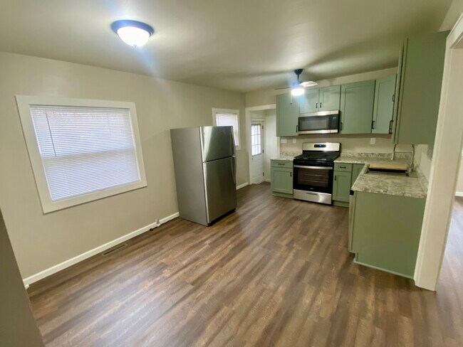 Building Photo - 1454 Pin Oak Dr