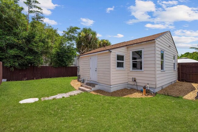 Foto del edificio - 735 Franklin Rd