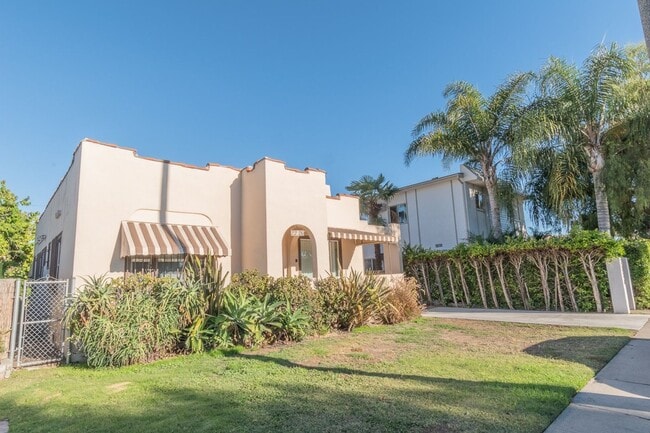 Photo - 2226 S Redondo Blvd House