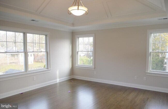 Building Photo - 174 Guyot Ave
