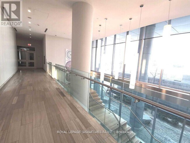 Building Photo - 70 Forest Manor Rd