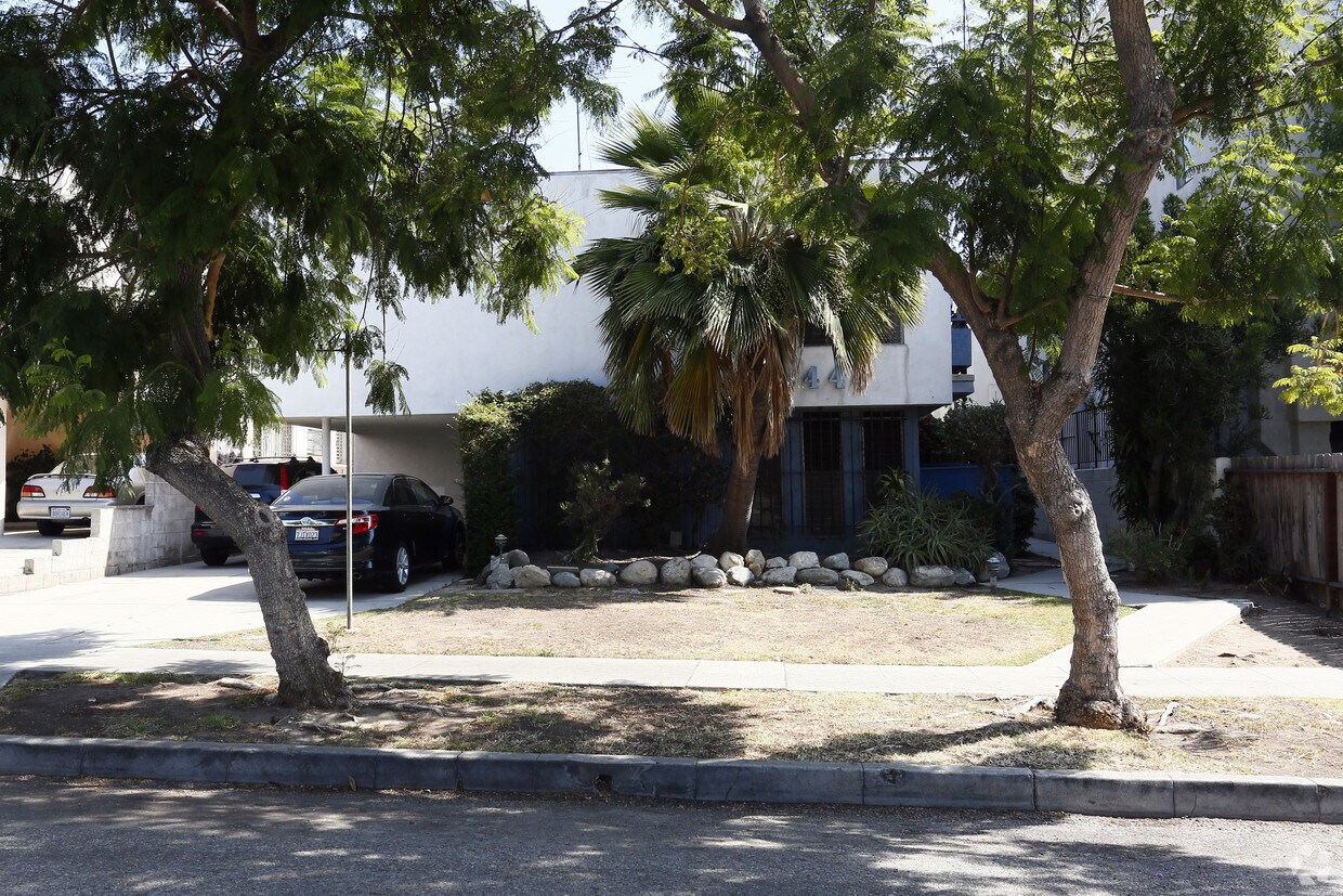 Building Photo - 3444 Mentone Ave