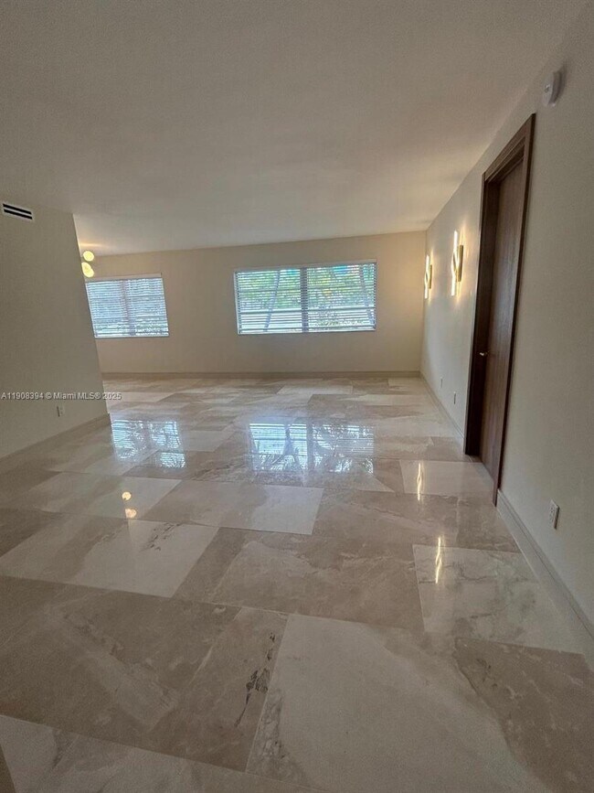 Building Photo - 1060 92nd St