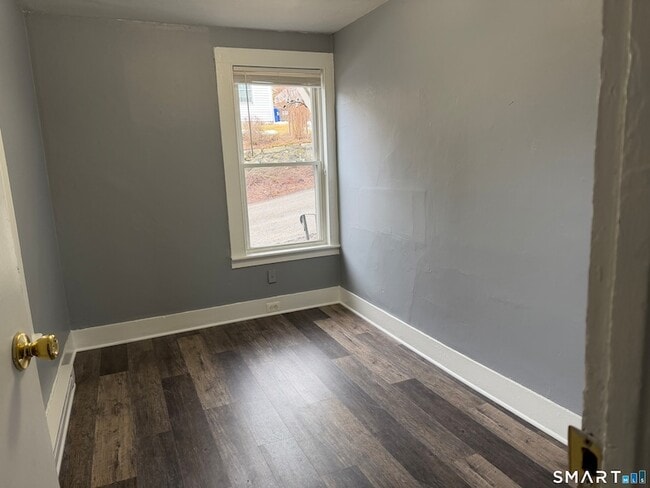 Building Photo - 112 Rockwell St