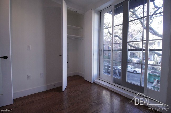 Building Photo - 205 Hawthorne St