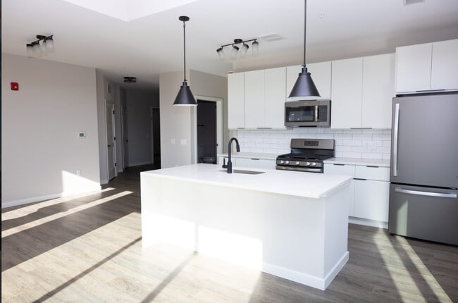 Building Photo - Ascend at Greenfield