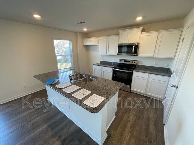 Building Photo - 340 Aspen Dr