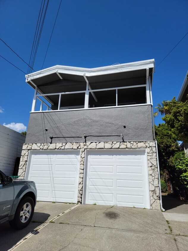 Foto principal - 3216 Delaware St