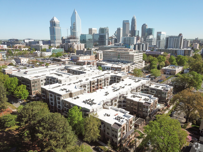 Building Photo - The Lexington Dilworth