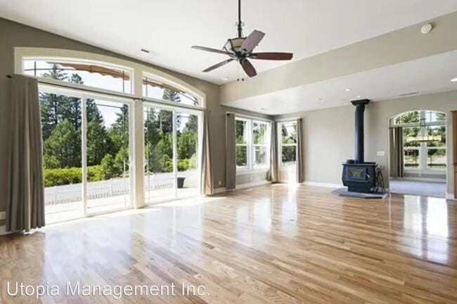 Foto del edificio - 4 br, 3 bath House - 2 Creekhaven Drive