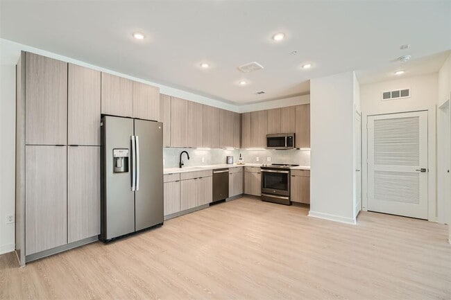 Building Photo - 4802 S Congress Ave