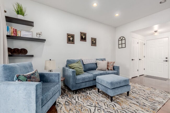 Building Photo - Racquet Club Condo – 1 Bedroom, 1 Bath