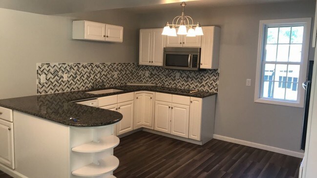Building Photo - 3 Bedroom 2 Bath Duplex in Lebanon