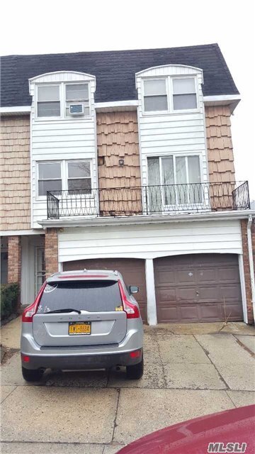 Foto del edificio - 214-05 16th Ave