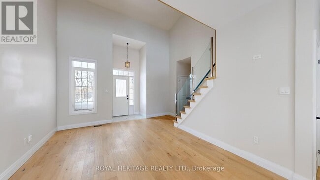 Photo du bâtiment - 53 Meadows End Cres