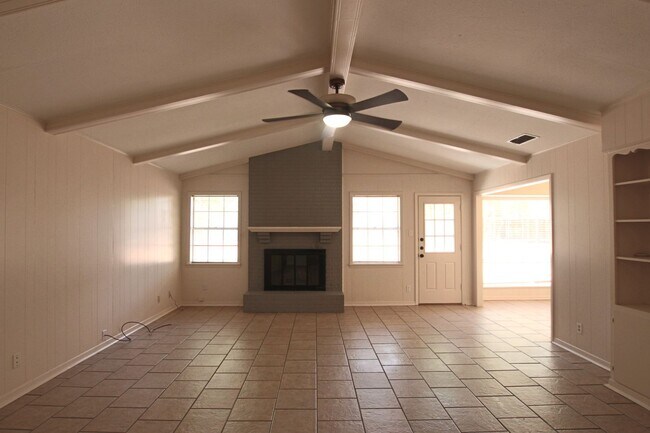 Foto del edificio - Coming Soon! Charming 3 Bedroom, 2 Bathroom Home in South Tyler!