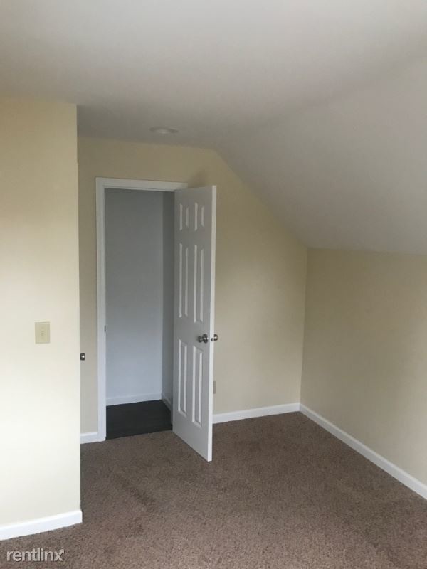 Foto del edificio - 3 br, 1 bath Apartment - 6736 25th Ave Uppr