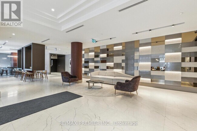 Photo du bâtiment - 55 Duke St W