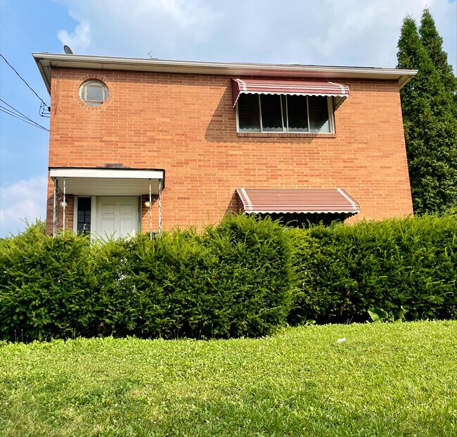 Foto del edificio - 565 Treeside Dr