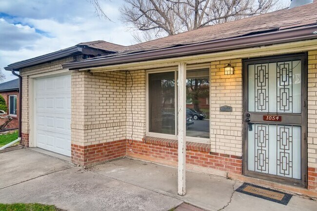 Foto del edificio - 1054 N Revere St